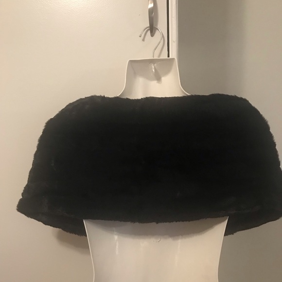 Nicole Miller black fur shrub. - Picture 2 of 5